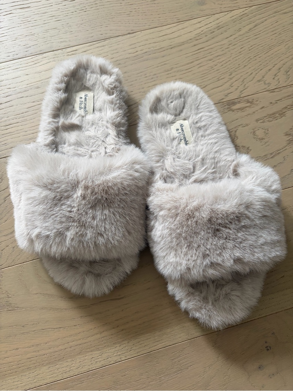 Abercrombie & Fitch Plush Faux-Fur Slide Slippers - Light Grey